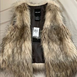 Me Jane Cropped Fur Vest